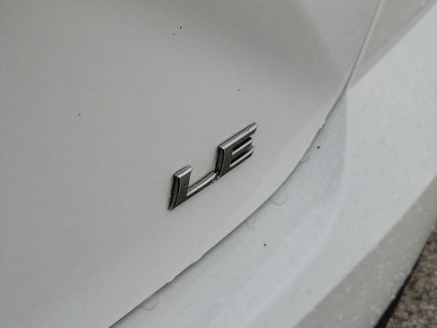 Used 2025 Toyota Camry LE FWD image 8