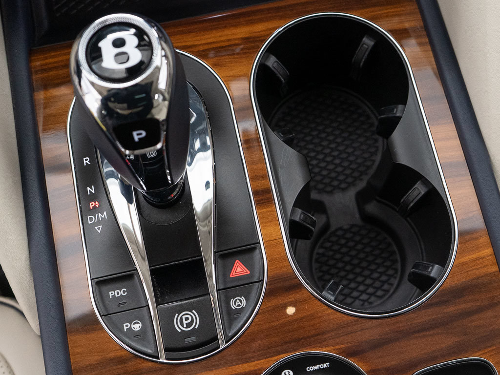 Certified 2022 Bentley Bentayga AWD/4WD image 36