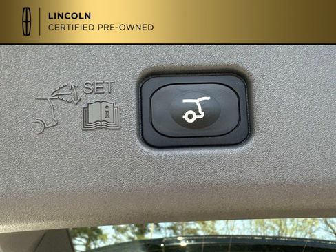 Used 2025 Lincoln Nautilus Reserve AWD/4WD image 37