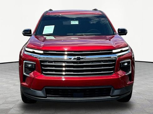 Used 2025 Chevrolet Traverse LT w/ Driver Confidence Package AWD/4WD image 2