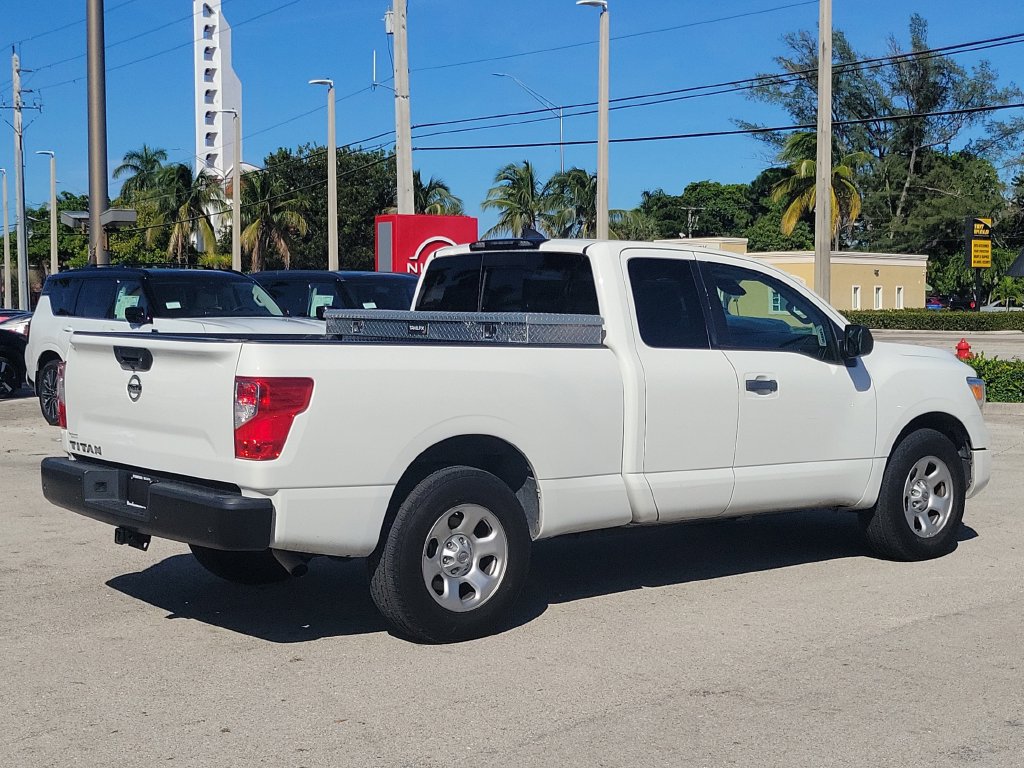 Used 2022 Nissan Titan S RWD image 7