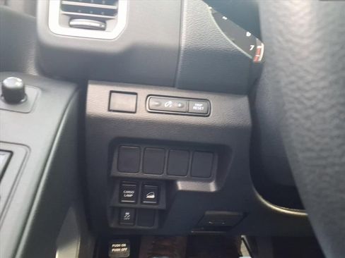 Used 2024 Nissan Frontier SV image 13