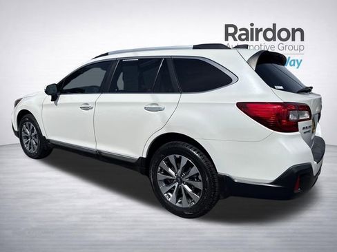 Used 2019 Subaru Outback 3.6R Touring AWD/4WD image 5