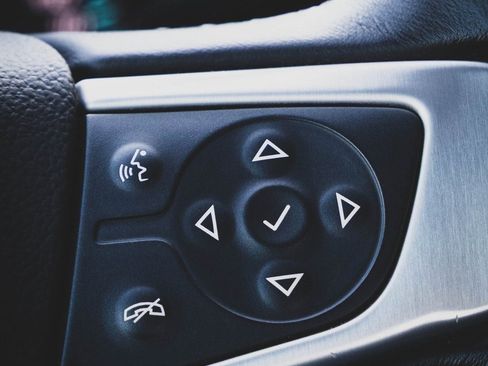 Used 2017 GMC Sierra 1500 SLT w/ SLT Premium Package image 13