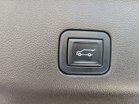 Used 2023 GMC Yukon Denali image 16