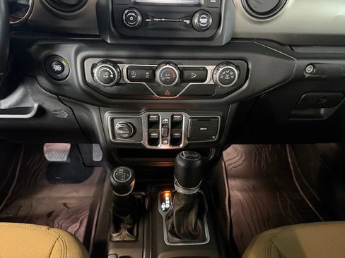 Used 2018 Jeep Wrangler Unlimited Sport S AWD/4WD image 25