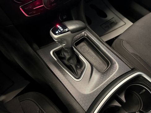 Used 2017 Dodge Charger SXT image 15