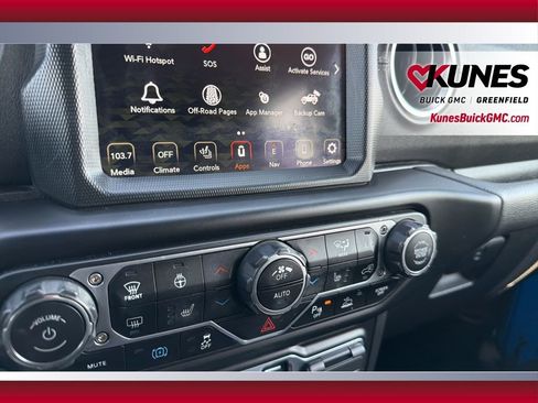 Used 2022 Jeep Wrangler Unlimited Sahara w/ Cold Weather Group image 31