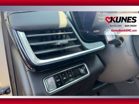 Used 2024 Buick Envision Preferred AWD/4WD image 11