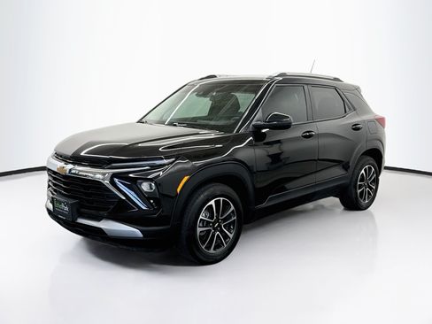 Used 2026 Chevrolet TrailBlazer LT w/ Driver Confidence Package FWD image 3