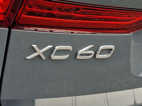Certified 2023 Volvo XC60 B6 Ultimate w/ Protection Package Premier AWD/4WD image 29