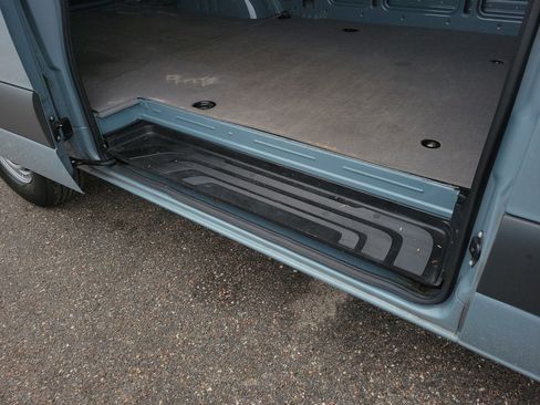 Used 2024 Mercedes-Benz Sprinter 2500 image 11