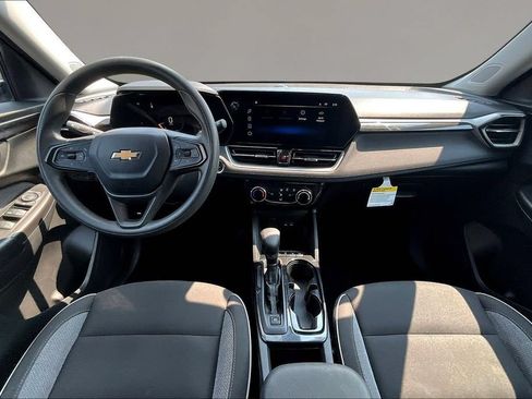 Used 2025 Chevrolet TrailBlazer LT AWD/4WD image 7