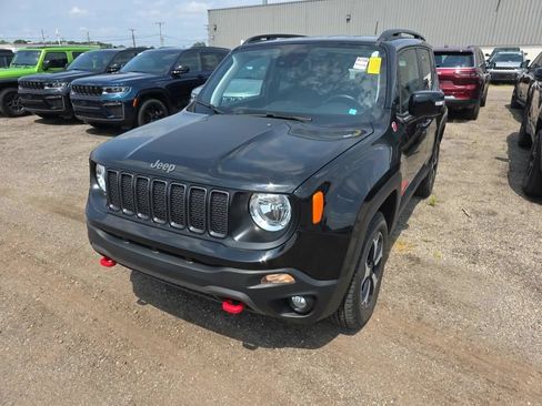 Used 2022 Jeep Renegade Trailhawk AWD/4WD image 3