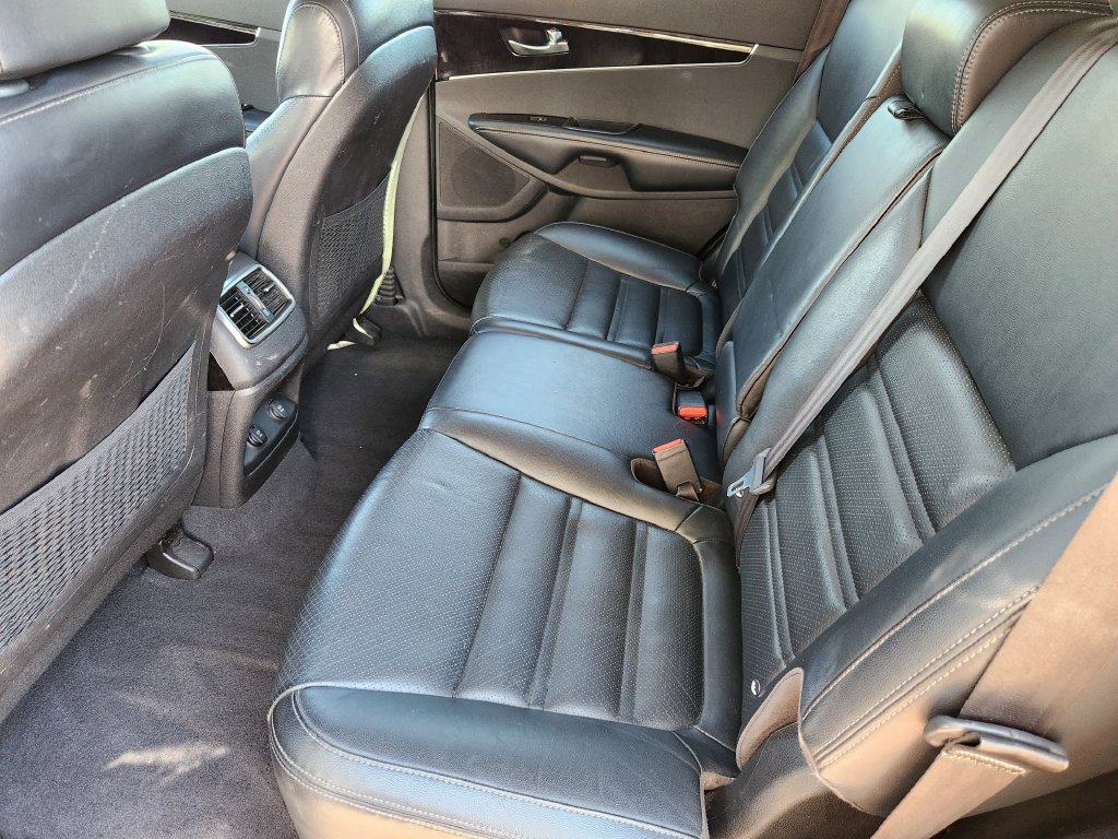 Used 2018 Kia Sorento EX AWD/4WD image 19