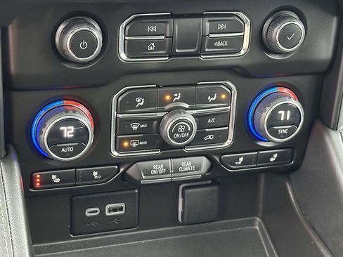 Used 2023 Chevrolet Tahoe Z71 image 12