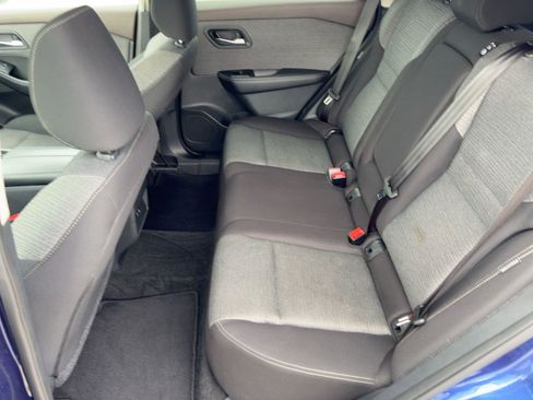 Used 2023 Nissan Rogue SV image 15