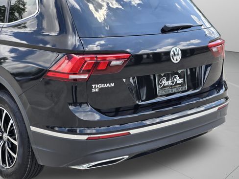Used 2021 Volkswagen Tiguan SE FWD image 38