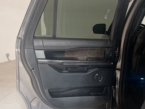 Used 2021 Ford Expedition Max Limited image 16