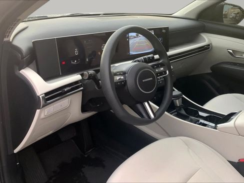Used 2025 Hyundai Tucson SE FWD image 17