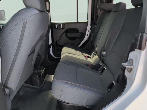 New 2025 Jeep Gladiator Sport image 29