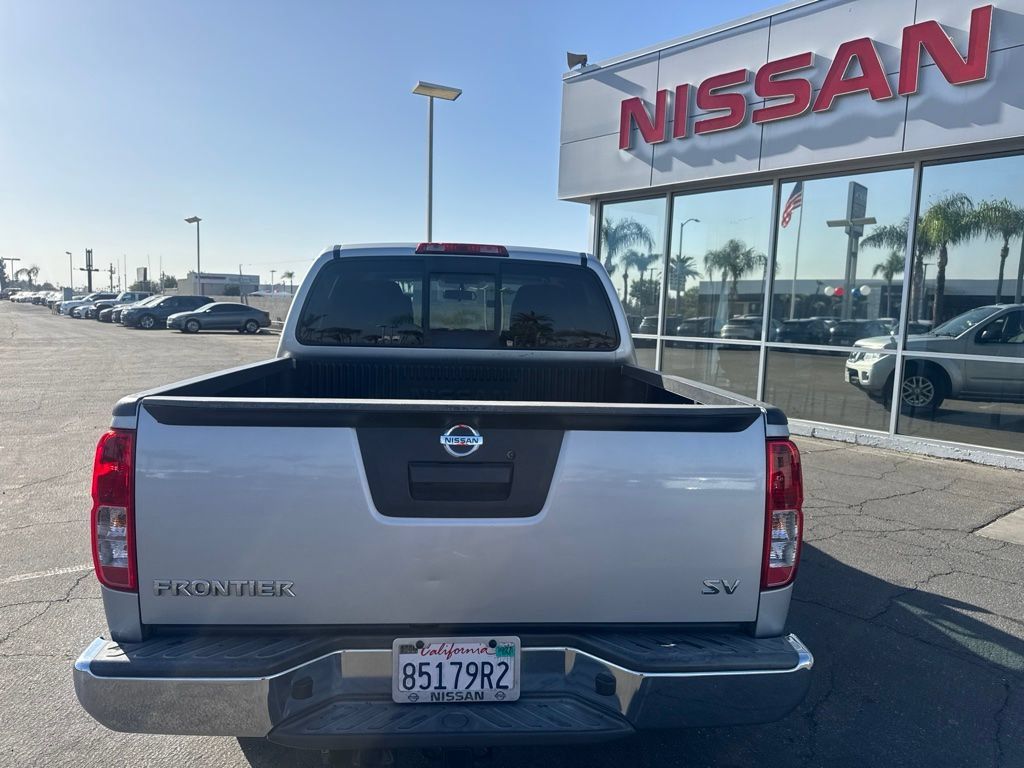 Used 2018 Nissan Frontier SV RWD image 3