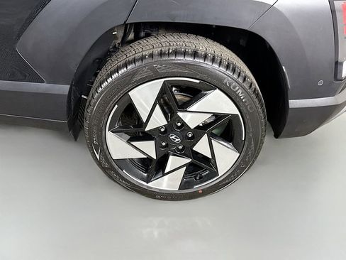 Used 2024 Hyundai Kona Limited AWD/4WD image 36