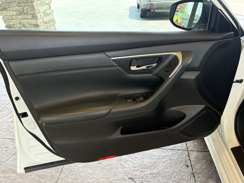 Used 2015 Nissan Altima 2.5 SV w/ Convenience Package FWD image 20