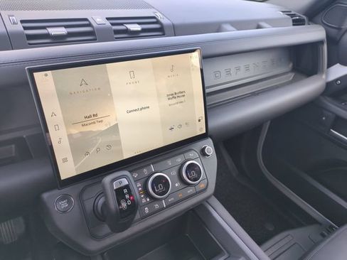 New 2026 Land Rover Defender 130 X-Dynamic SE AWD/4WD image 11