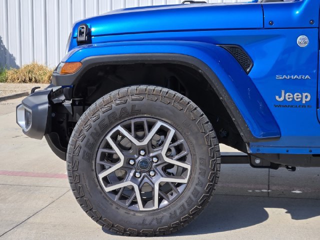 Certified 2024 Jeep Wrangler Unlimited Sahara w/ Technology Group AWD/4WD image 8