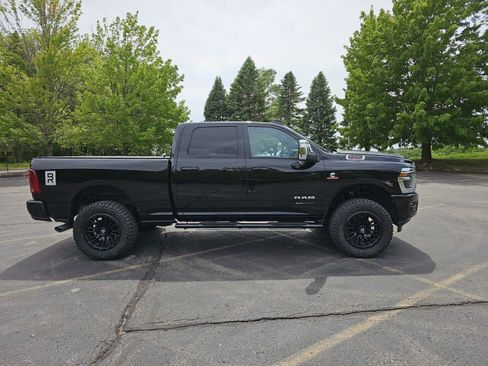 Used 2025 RAM 2500 Laramie AWD/4WD image 7
