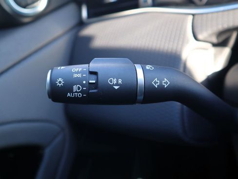 Used 2023 Land Rover Range Rover Evoque S image 23