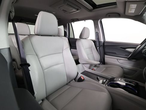 Used 2016 Honda Pilot Touring image 27