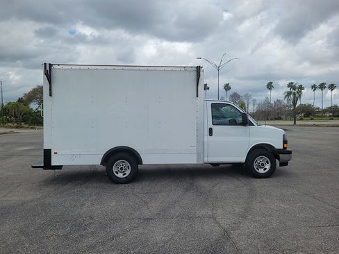 Used 2023 GMC Savana 3500 w/ Power Convenience Package image 4