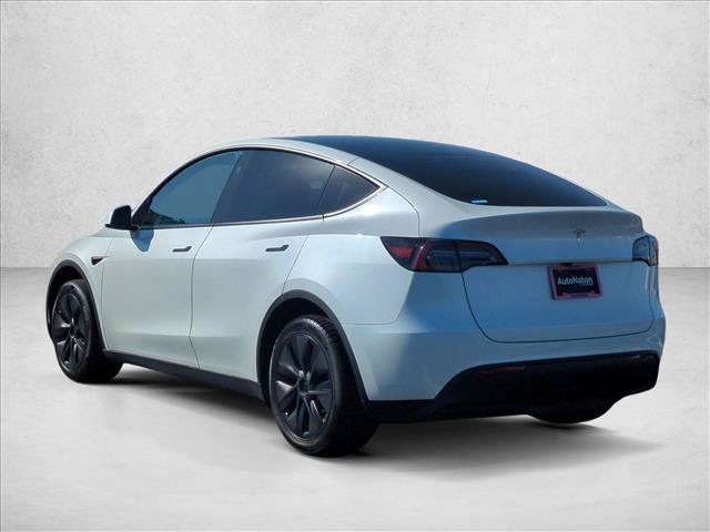 Used 2024 Tesla Model Y Long Range RWD image 8