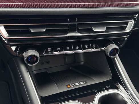 New 2026 Chevrolet Traverse Z71 w/ Enhanced Driving Package AWD/4WD image 22
