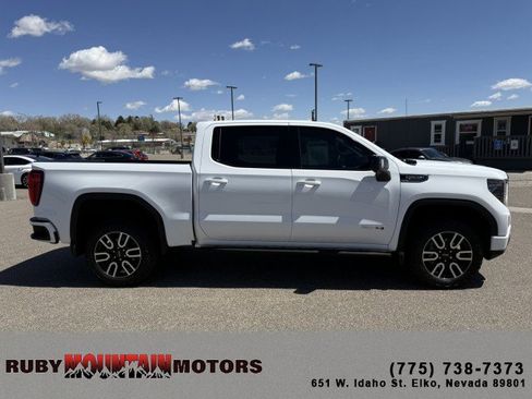 Used 2023 GMC Sierra 1500 AT4 w/ Technology Package AWD/4WD image 9