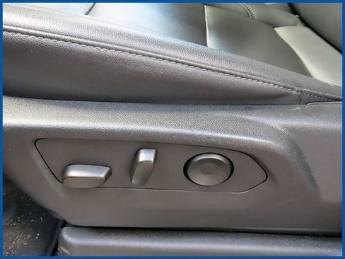 Used 2025 Chevrolet Suburban LT AWD/4WD image 14