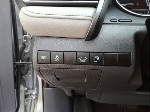 Used 2023 Toyota Camry XLE image 14