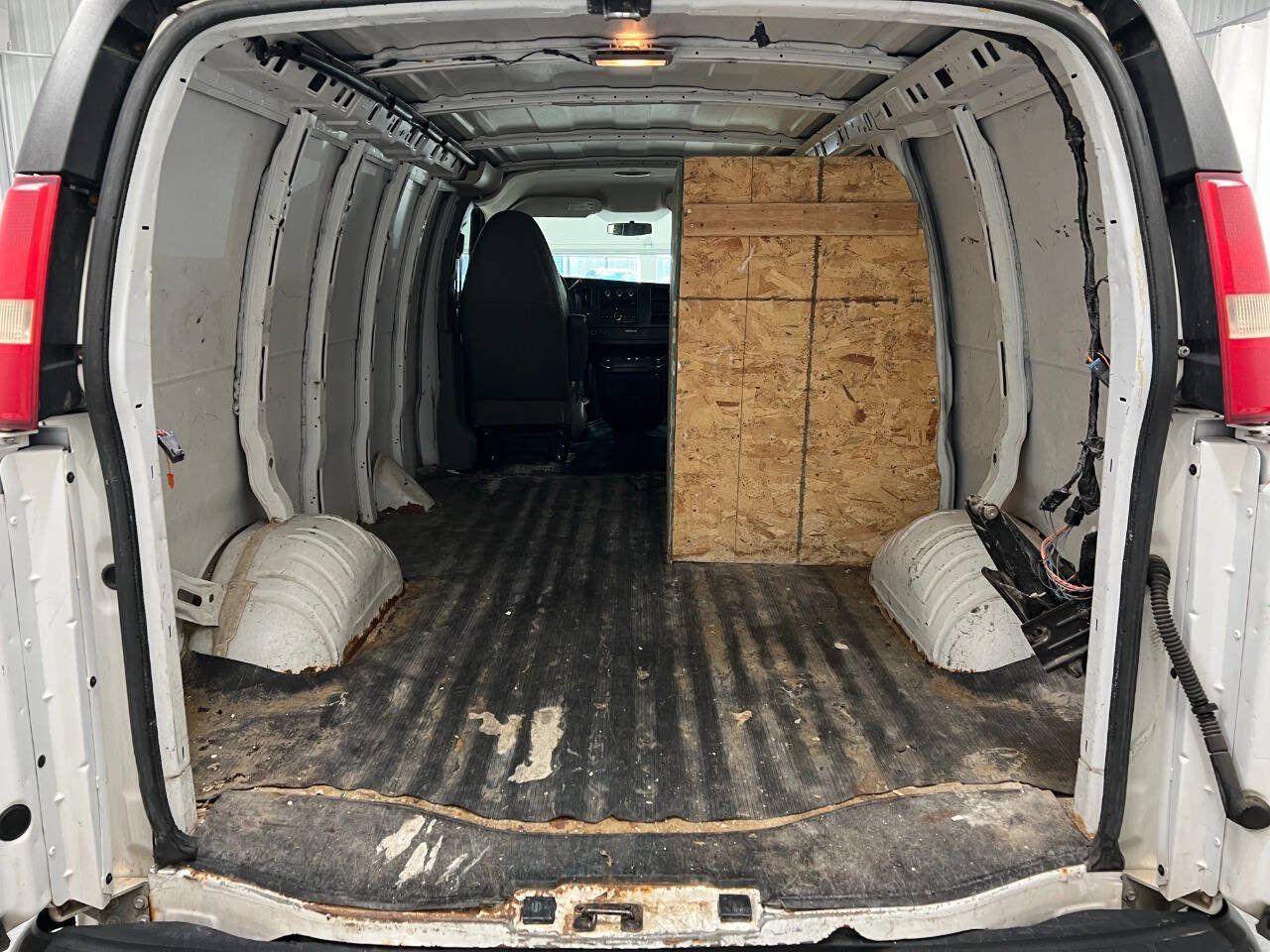 Used 2014 Chevrolet Express 1500 RWD image 13