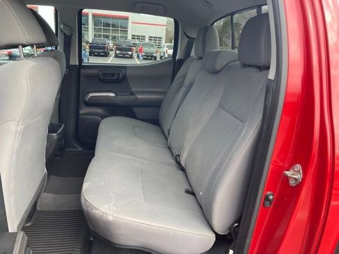 Used 2016 Toyota Tacoma SR5 w/ SR5 Appearance Package (SN) image 19