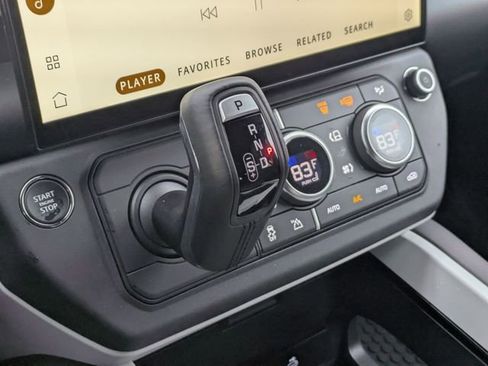New 2026 Land Rover Defender 110 X-Dynamic SE image 9