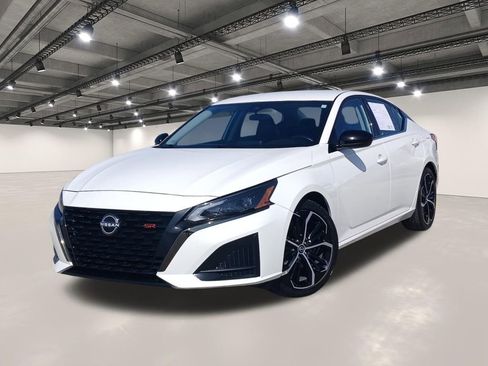 Used 2024 Nissan Altima 2.5 SR image 1