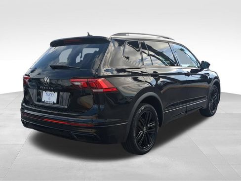 Certified 2022 Volkswagen Tiguan SE R-Line FWD image 4