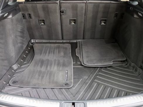 Used 2017 Porsche Macan S image 24