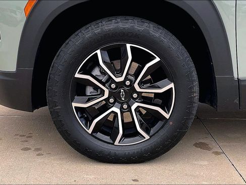 Used 2024 Chevrolet TrailBlazer ACTIV w/ Driver Confidence Package AWD/4WD image 9