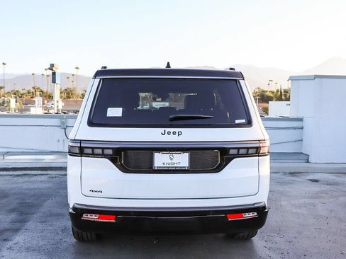 New 2026 Jeep Grand Wagoneer Summit AWD/4WD image 8
