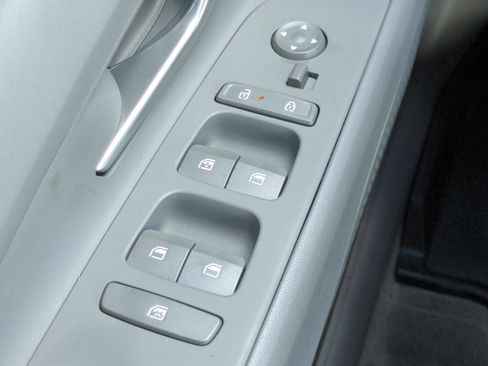 Certified 2025 Hyundai Elantra SEL FWD image 19