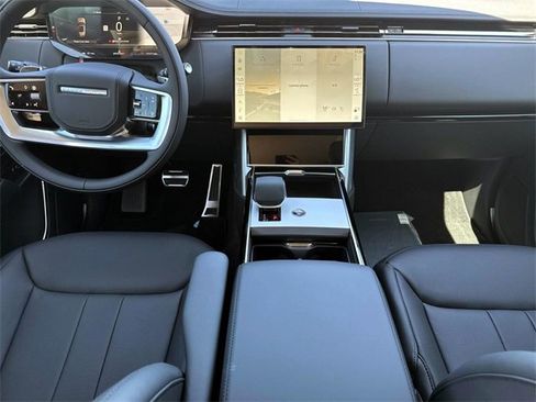 New 2025 Land Rover Range Rover SE image 13