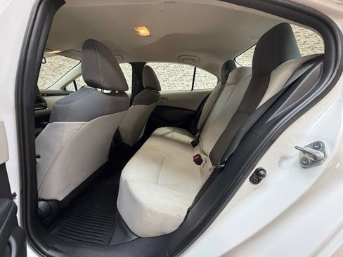 Used 2022 Toyota Corolla LE FWD image 12